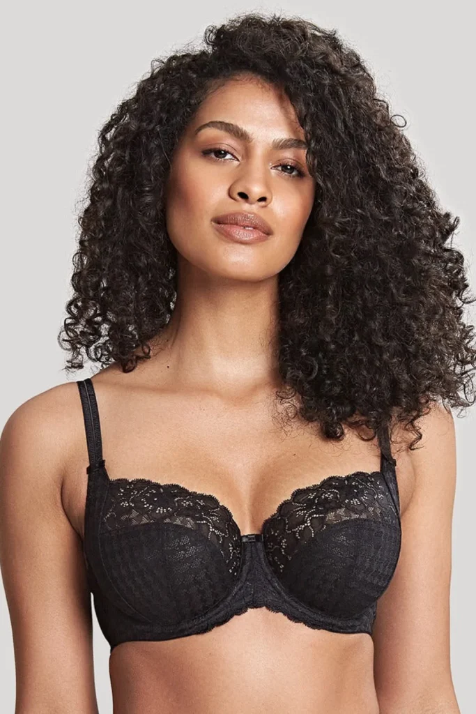 How big are D cup breasts, D cup size, D cup bra, breast size guide, D cup comparison, how to measure D cup, D cup vs other sizes, D cup volume, best bras for D cup